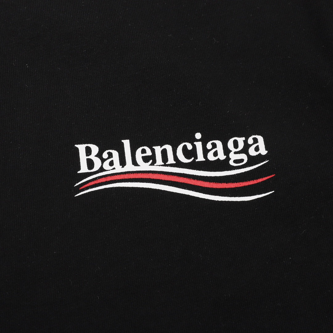 Camiseta BALENCIAGA oversized com logo bordado