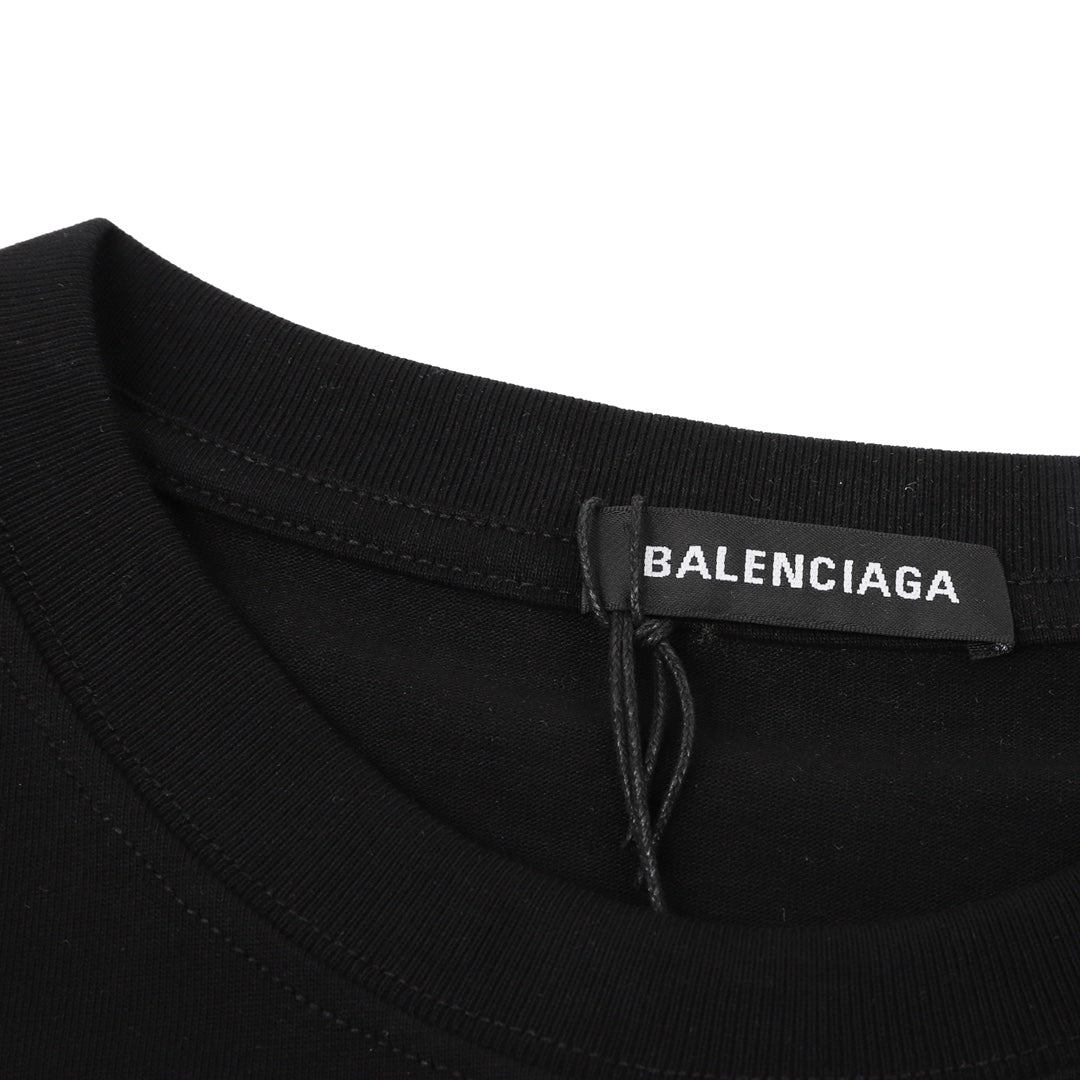 Camiseta BALENCIAGA oversized com logo bordado