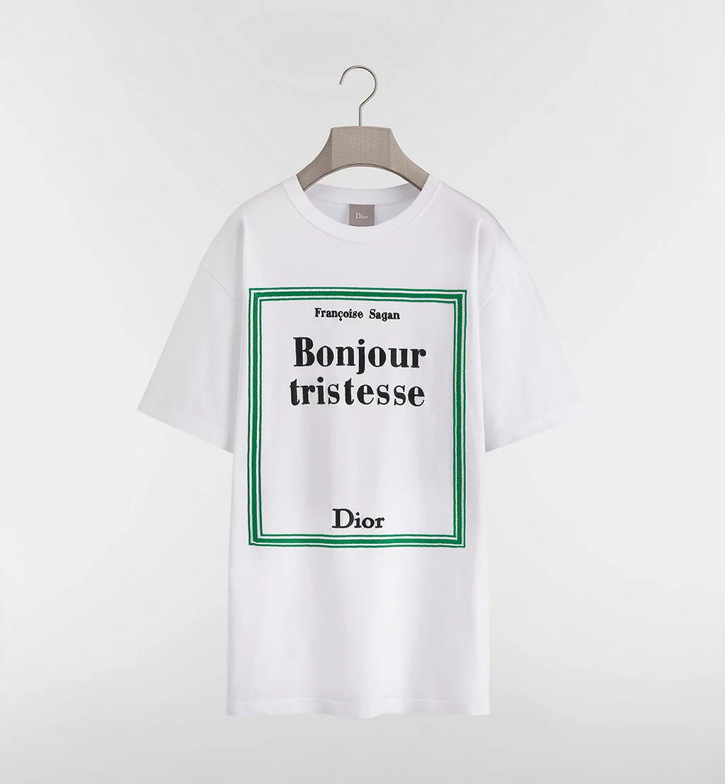Camiseta com bordado Book Cover