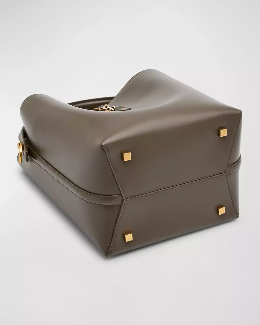 Bolsa Le 37 YSL Bucket Bag in Smooth Leathe