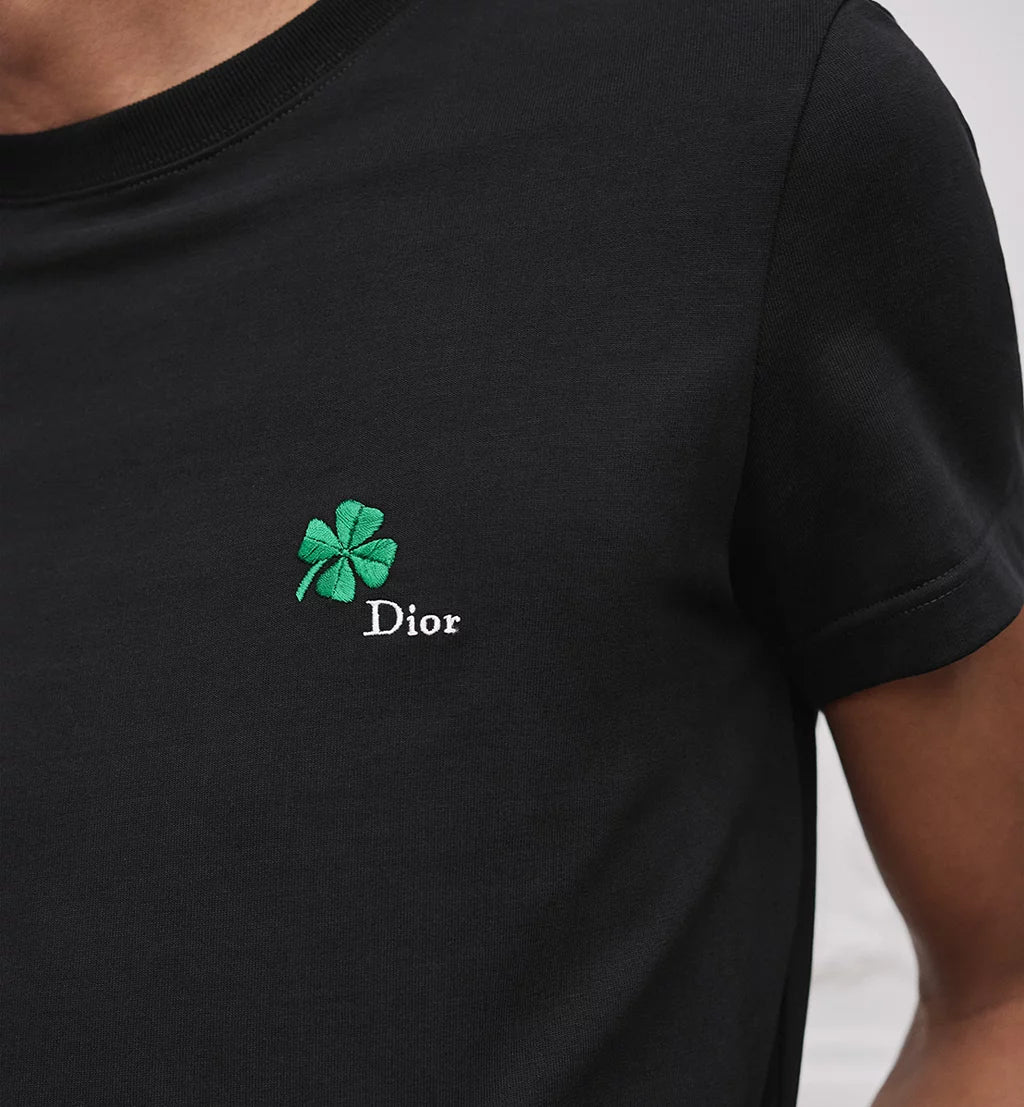 Camiseta com bordado Dior Clover