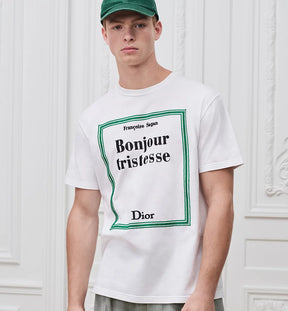 Camiseta com bordado Book Cover