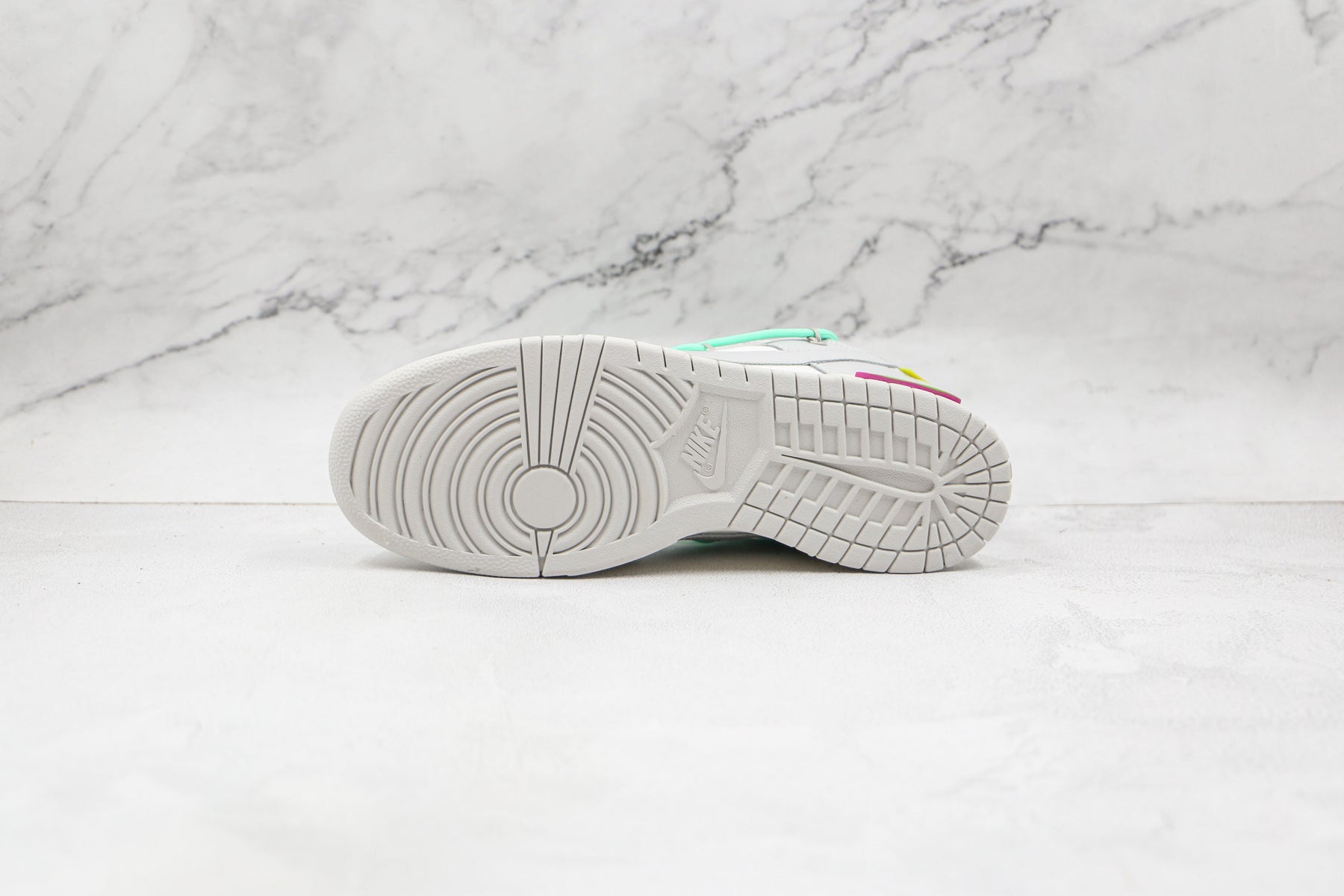 Nike Dunk Low Off White Lot 04:50 Sneaker