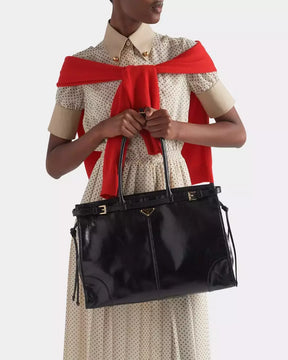 Bolsa Bonnie Buckle Leather Shoulder Bag