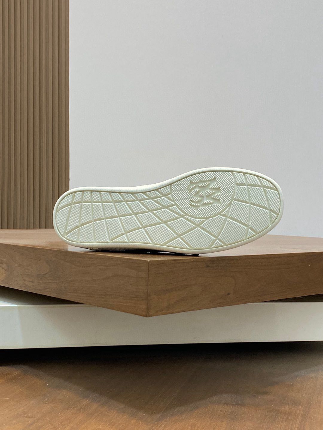 Sneaker AMIRI Pacific com cadarço