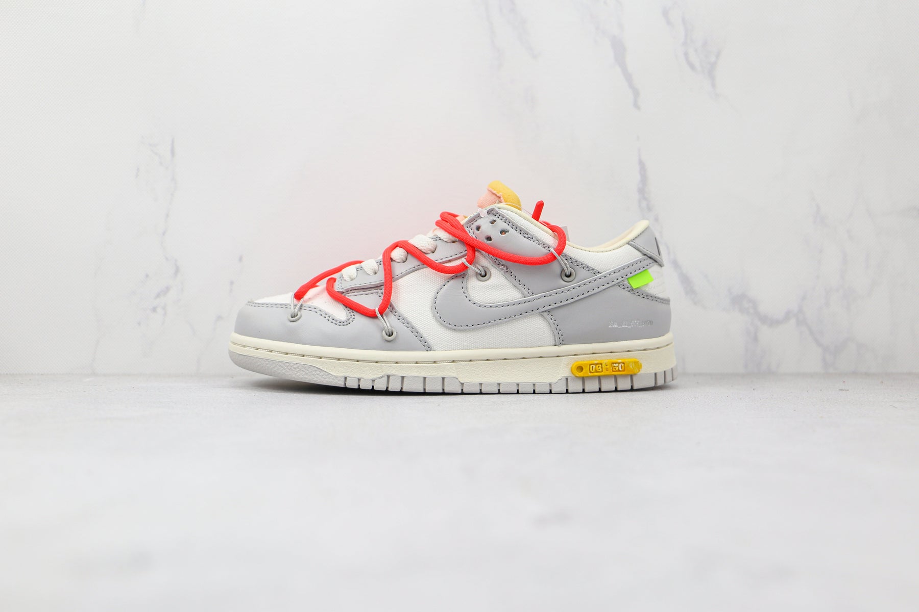 Nike Dunk Low Off White Lot 06:50 Sneaker