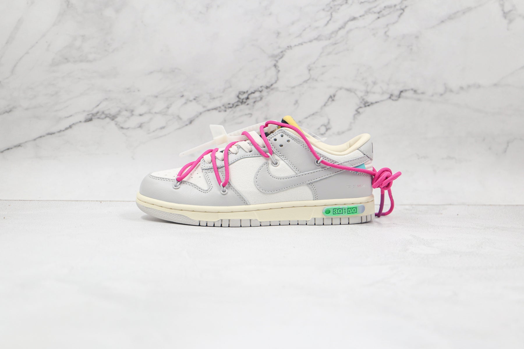 Nike Dunk Low Off White Lot 30:50 Sneaker